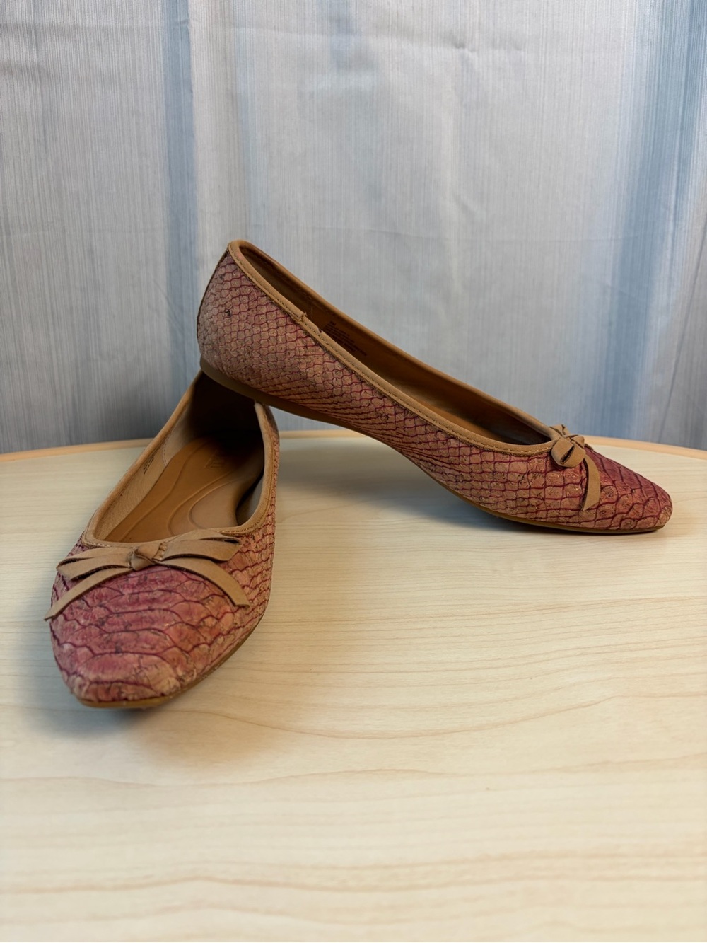 Born Pink Tan Cork Snakeskin Ballet Flats Bow Slip On Shoes Size 9